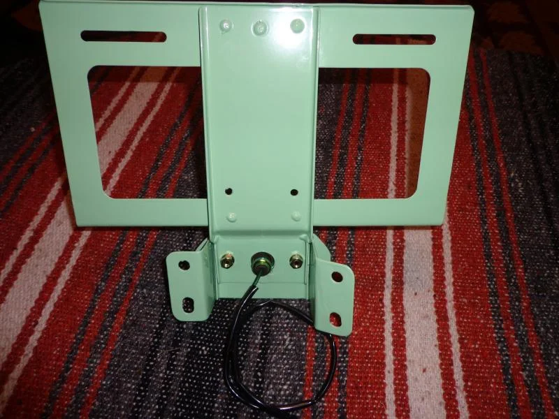 25 licence bracket & tail lights 006.webp