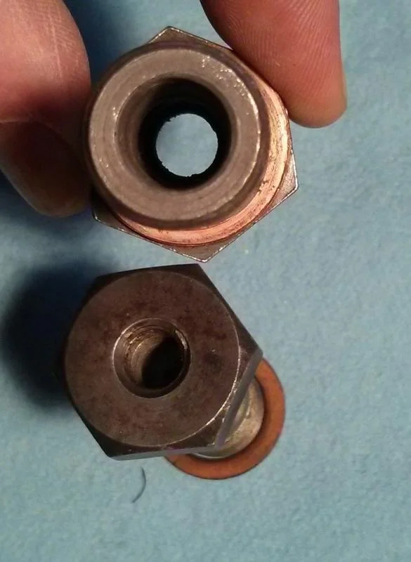 2f-oil-cooler-bolt-2.webp