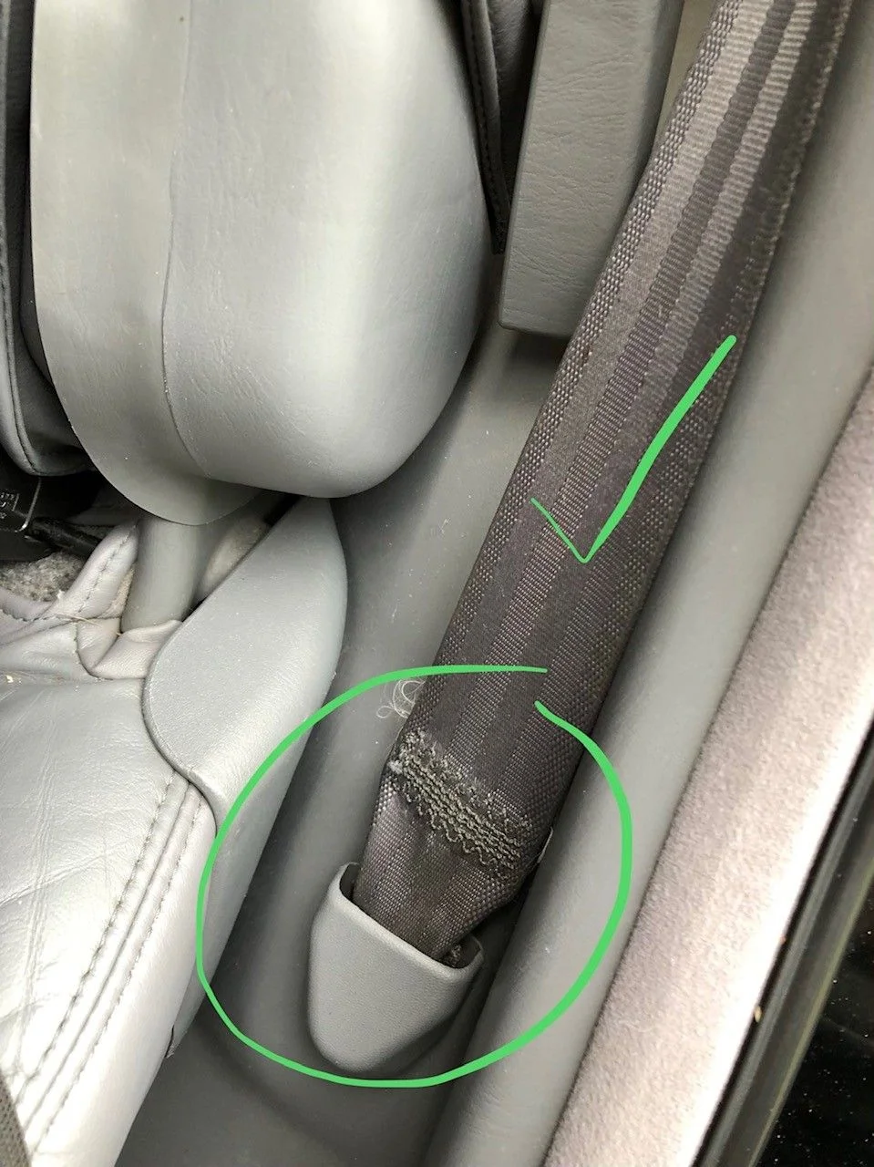 2nd row - seatbelt anchor - correct cover2.webp