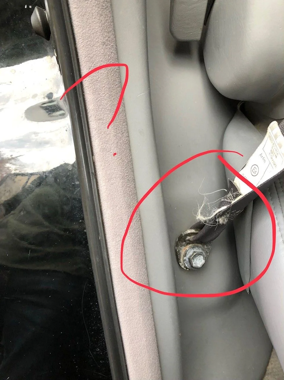 2nd row - seatbelt anchor - missing cover2.webp