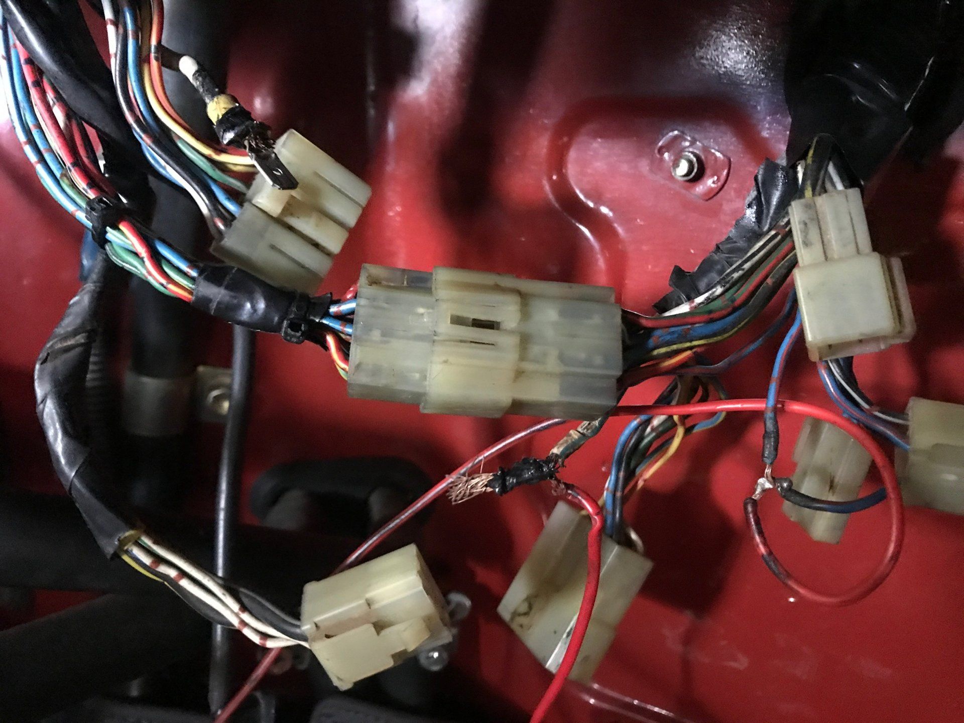 How do ya: remove wires from harness plugs | IH8MUD Forum