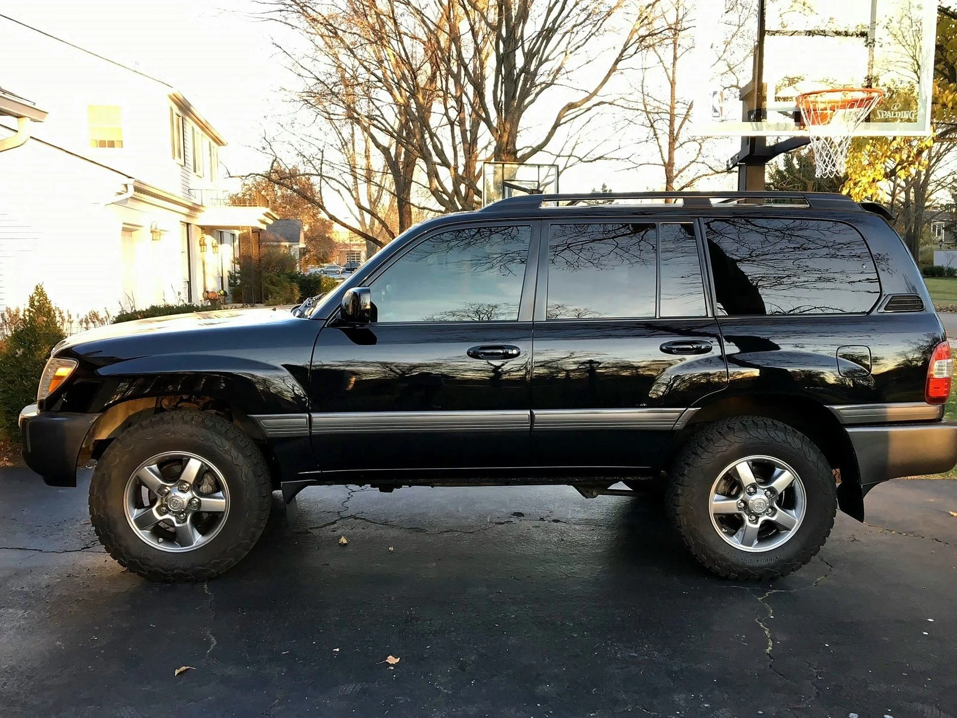 30mm spacers 275 70 18 OEM shocks cranked tbs.webp