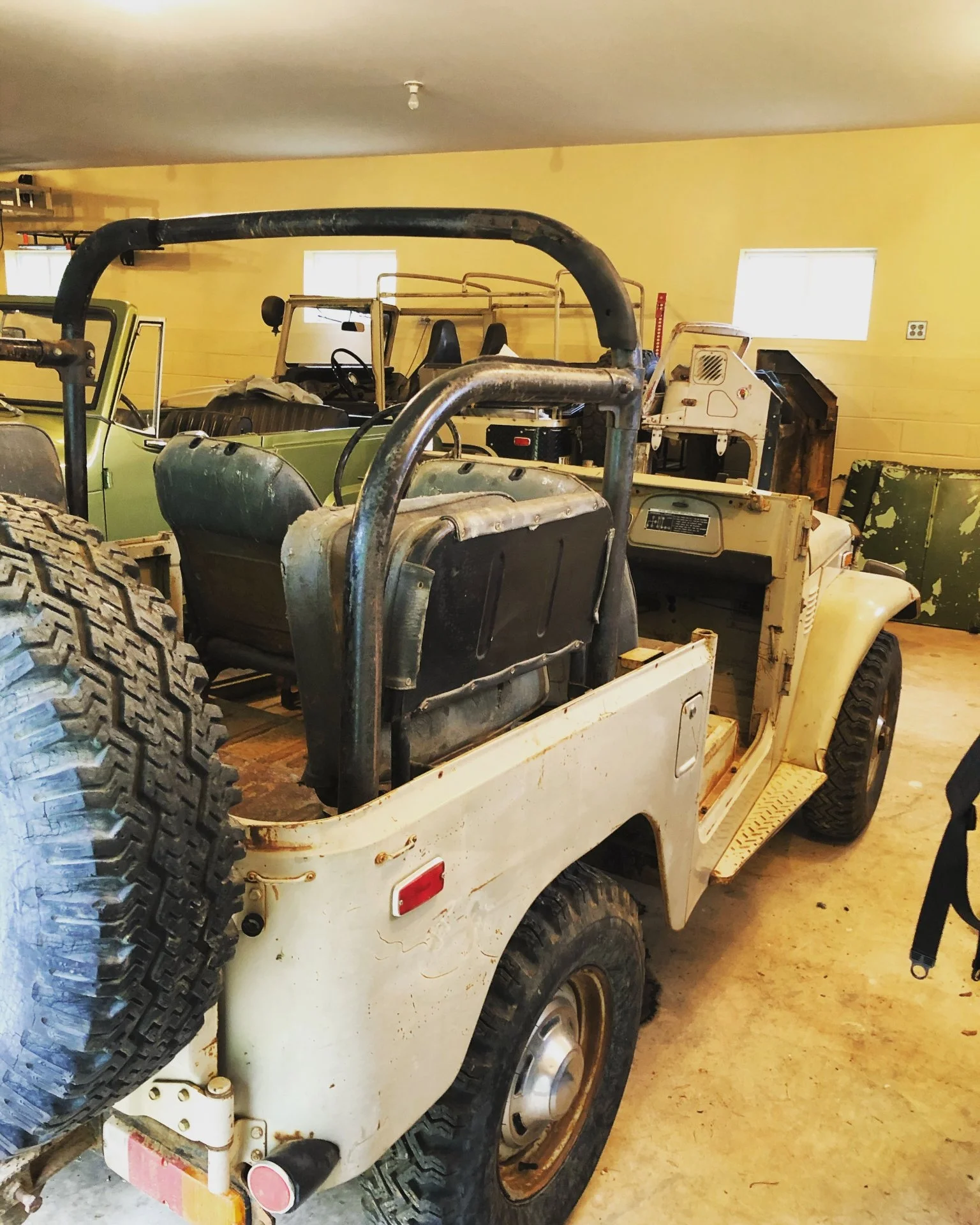 1974 FJ40 Dune Beige Runs & Drives in NJ