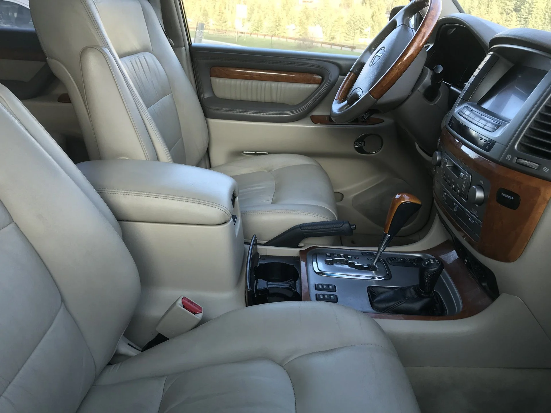 3interior.webp