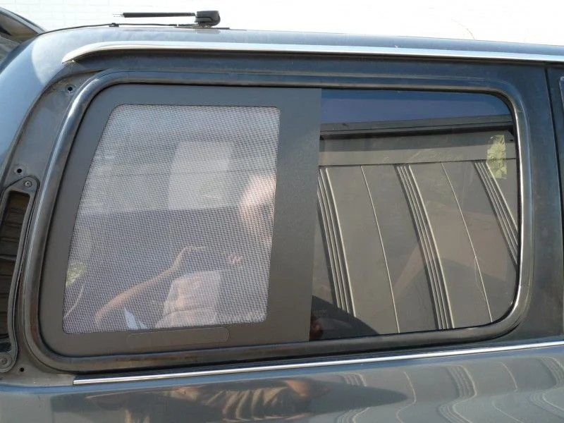 3rd-row sliding window pics 004.jpg
