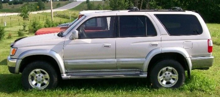 4 runner gray 1.webp