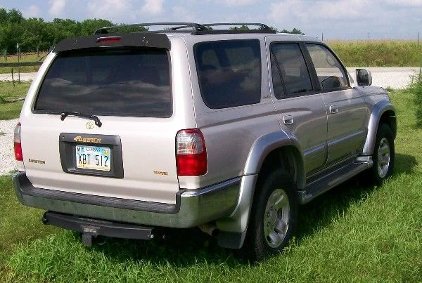 4 runner gray 3.webp