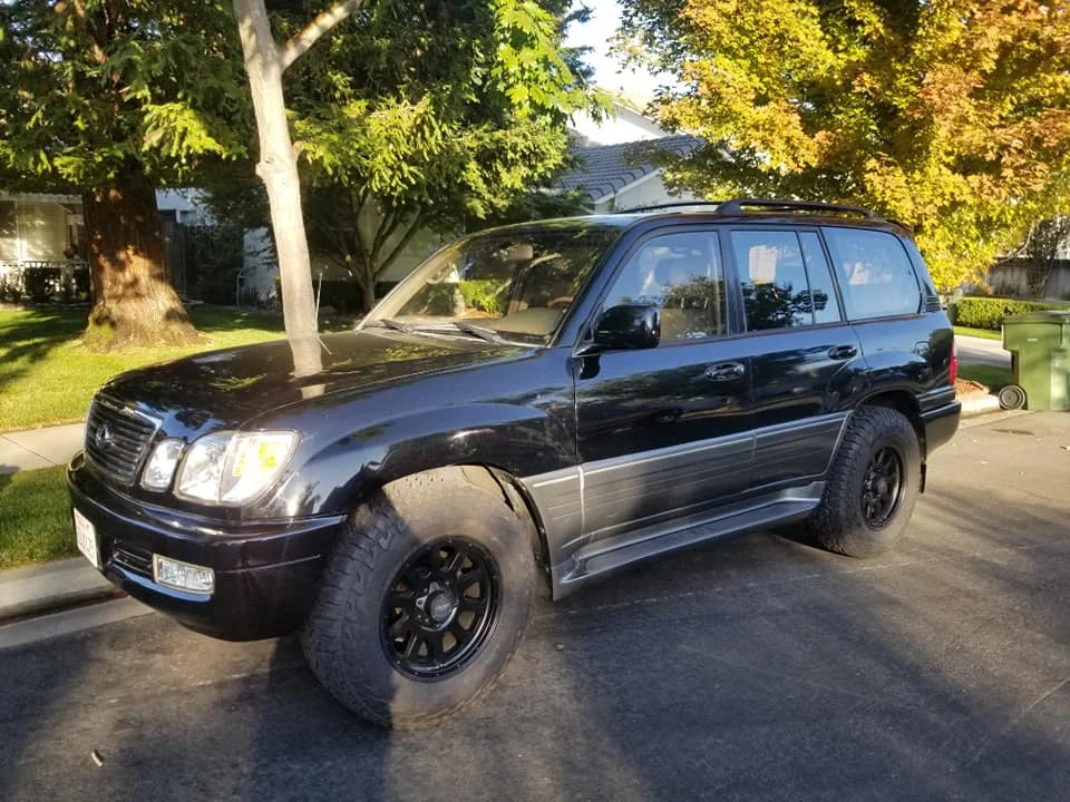 2000 LEXUS LX470 VERY CLEAN CHEAP !!
