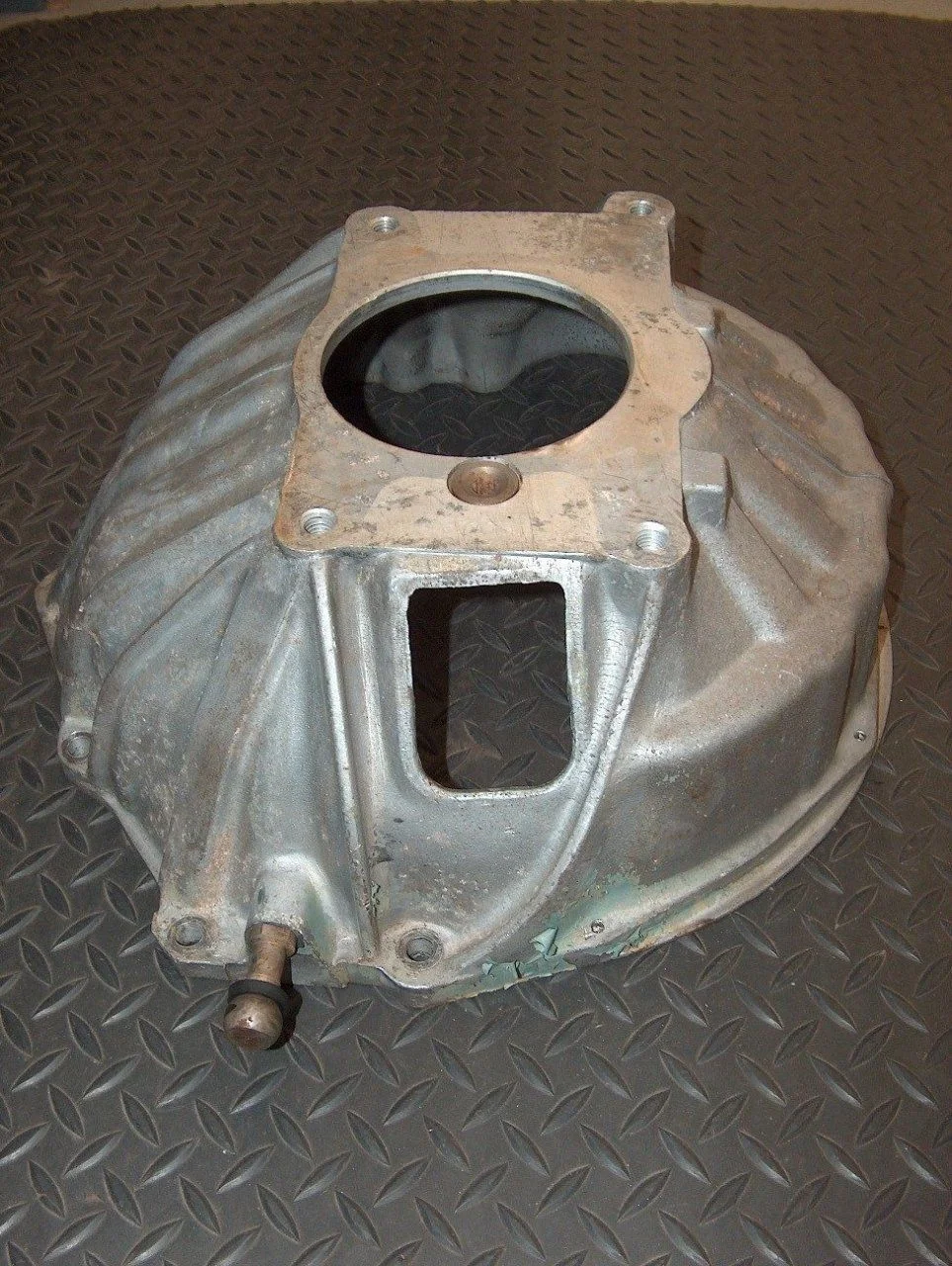 460486 Bell housing 3.webp