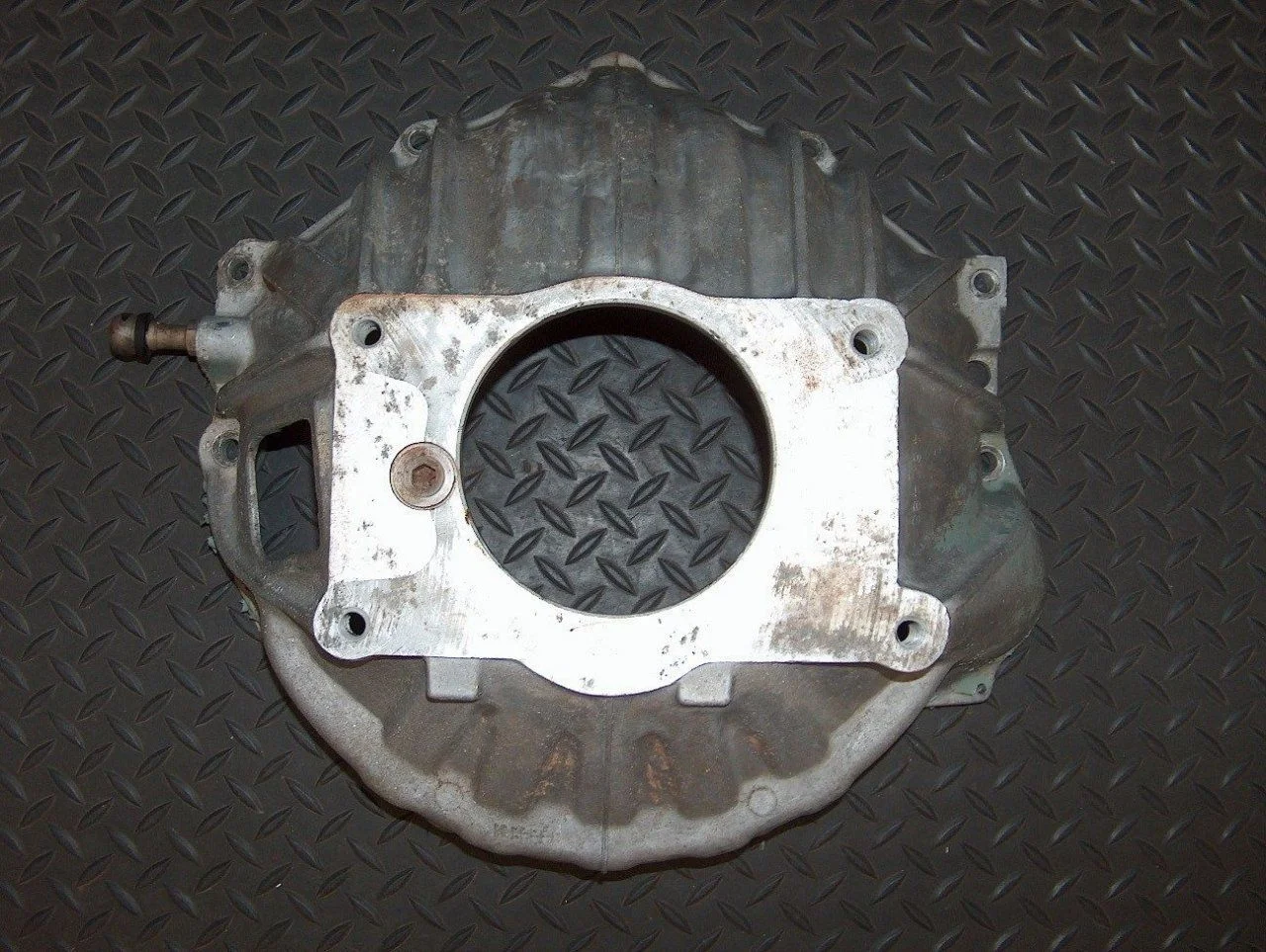 460486 Bell housing.webp