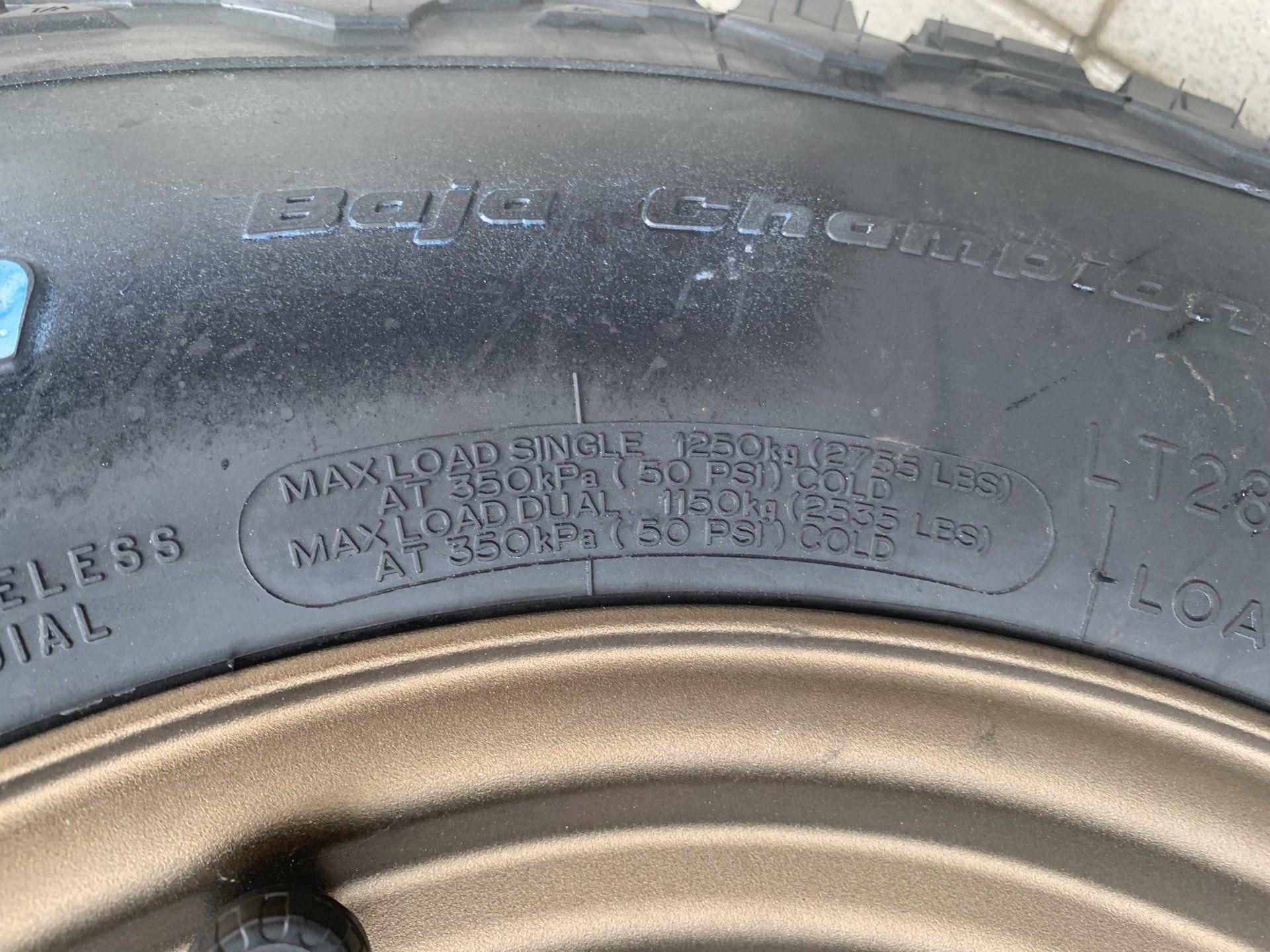 Recommended tire pressure for KO2 LT285 75 16 116 113R load range