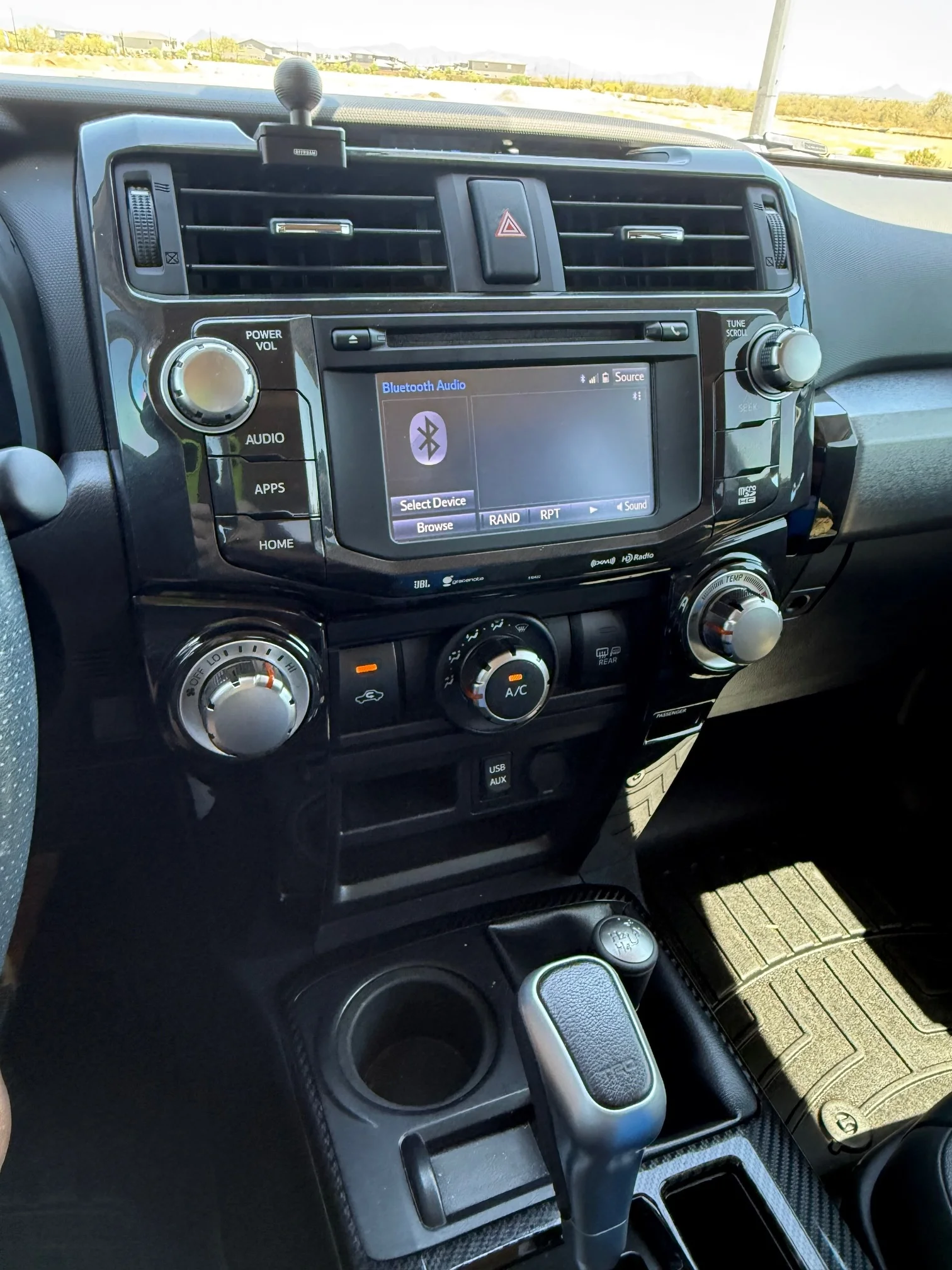 4R center console.webp
