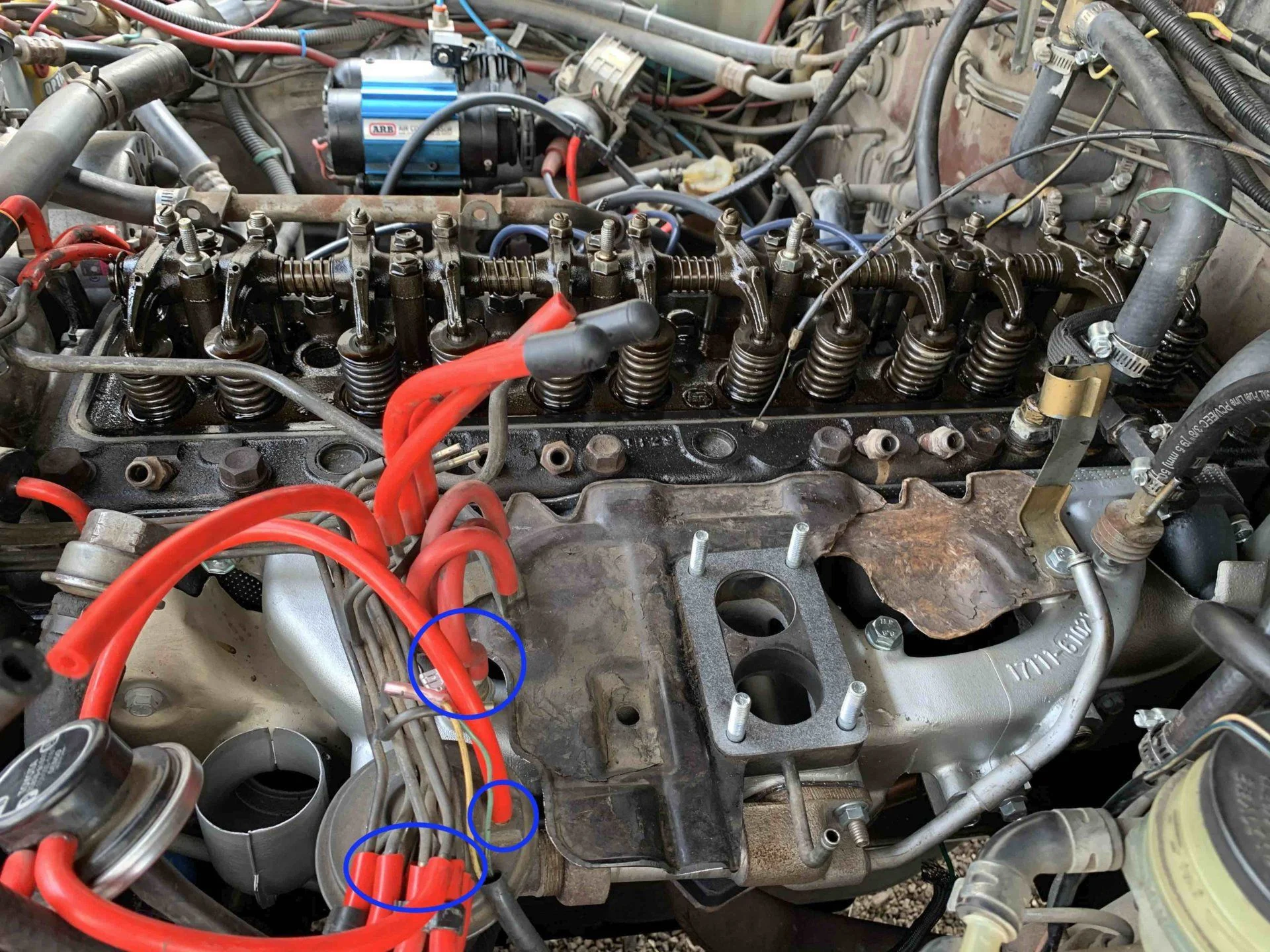 5 - Engine with no carburator.webp