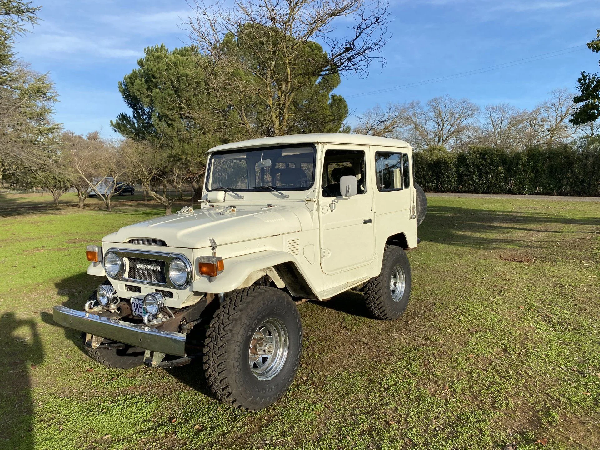 Sacramento CA, White 1977 fj40 low original mileage