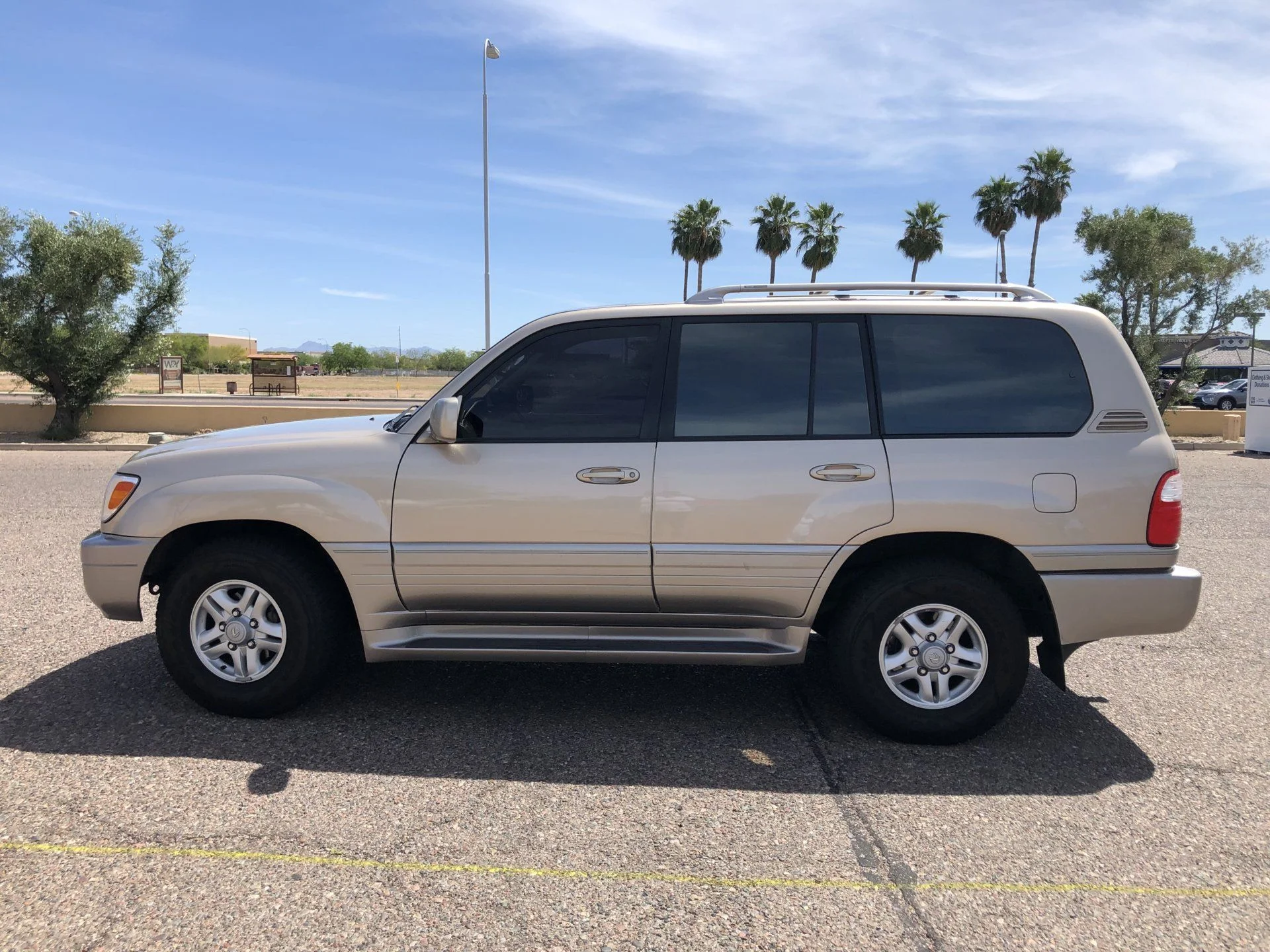 Chandler, AZ. 2000 Lx470