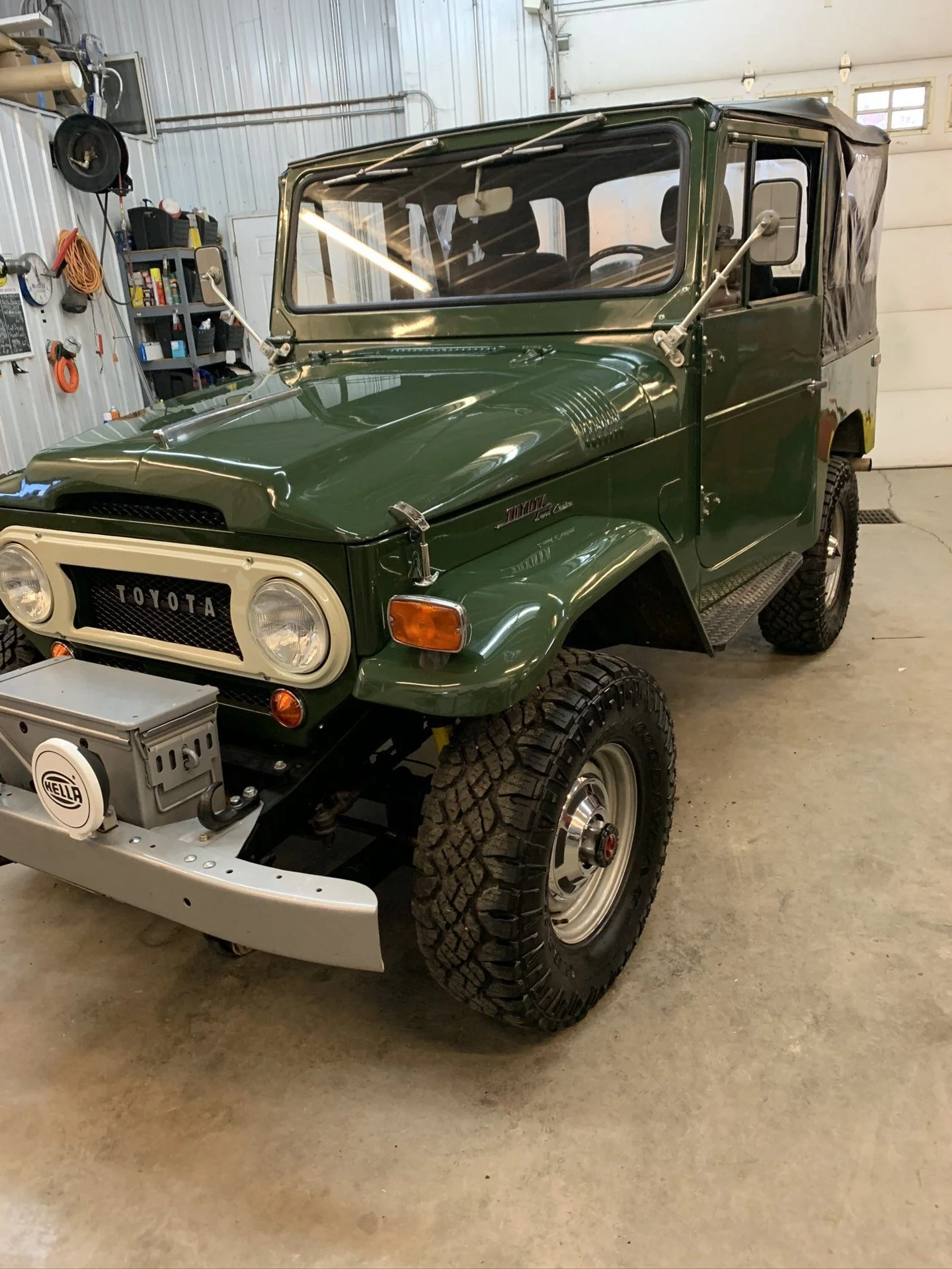 1970 FJ40 Landcruiser (MN)