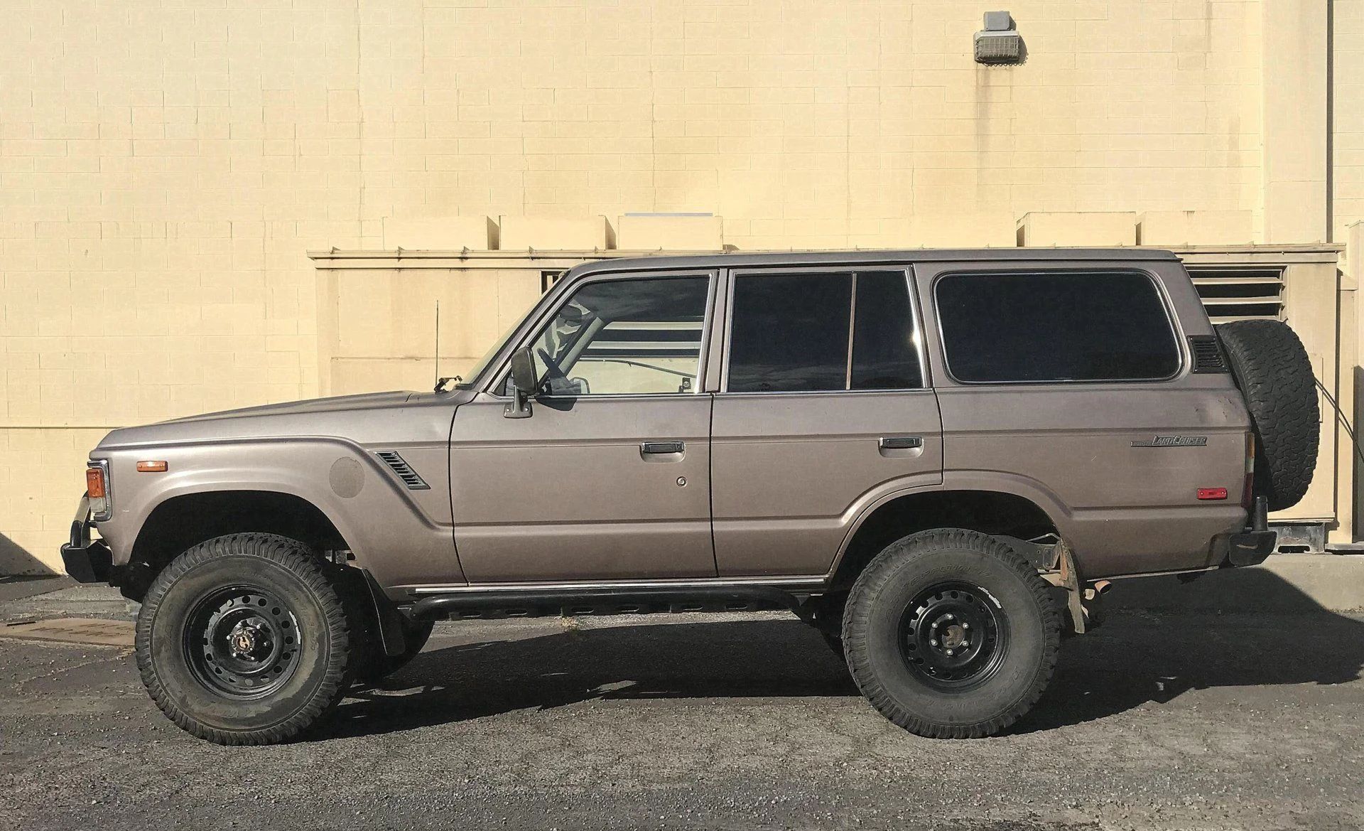 California - 1985 FJ60, H55, Vortec V8, ARB, Recaro