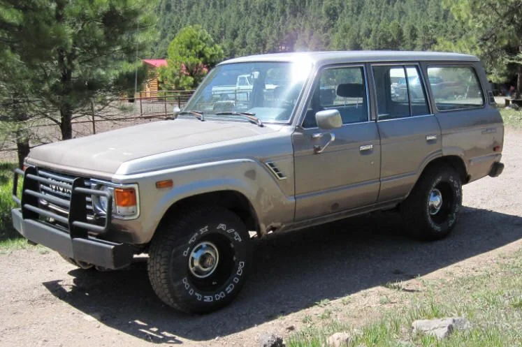 1987 FJ60 project with lots of cool parts