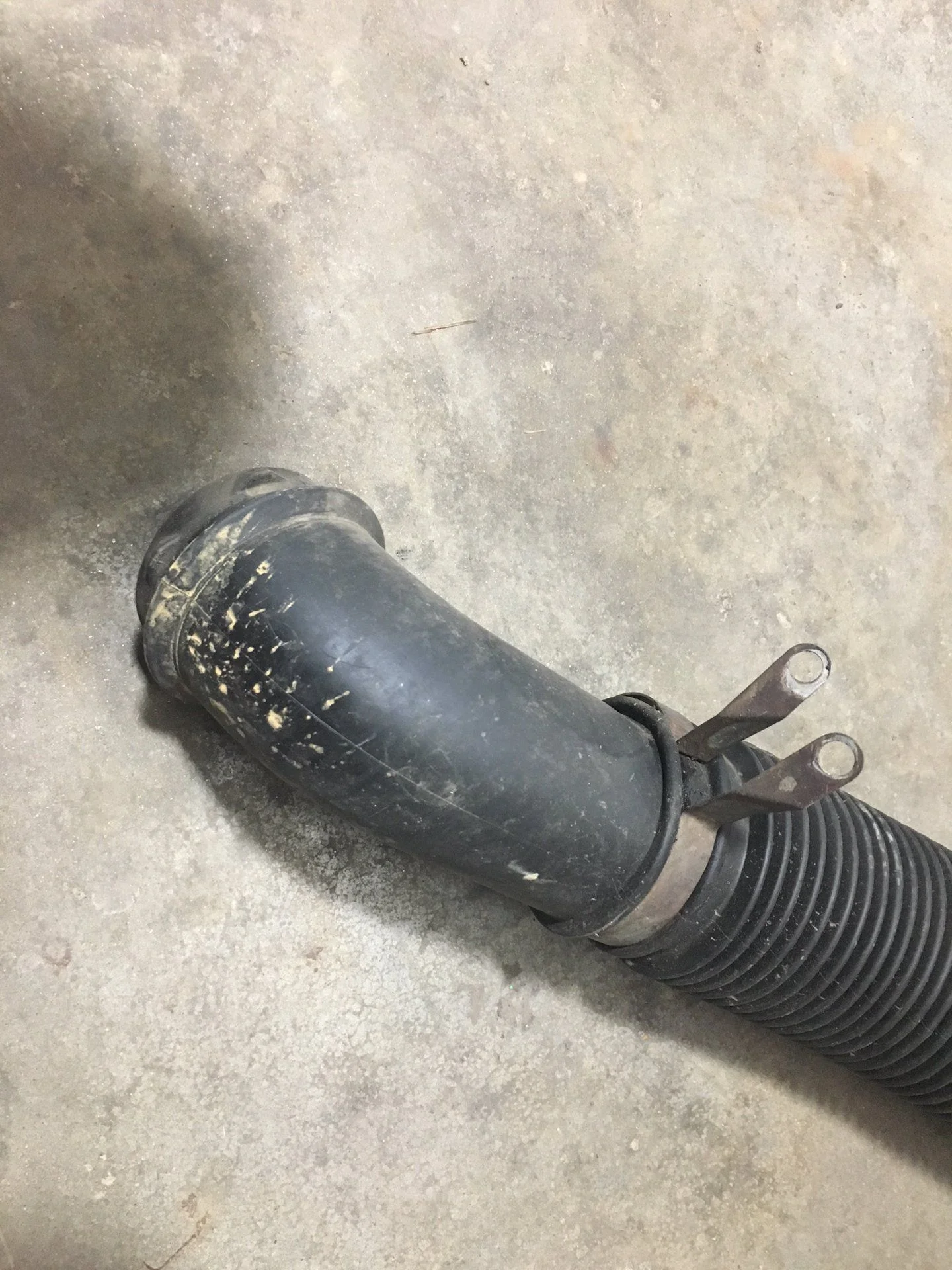 60 air intake support clamp 2.webp