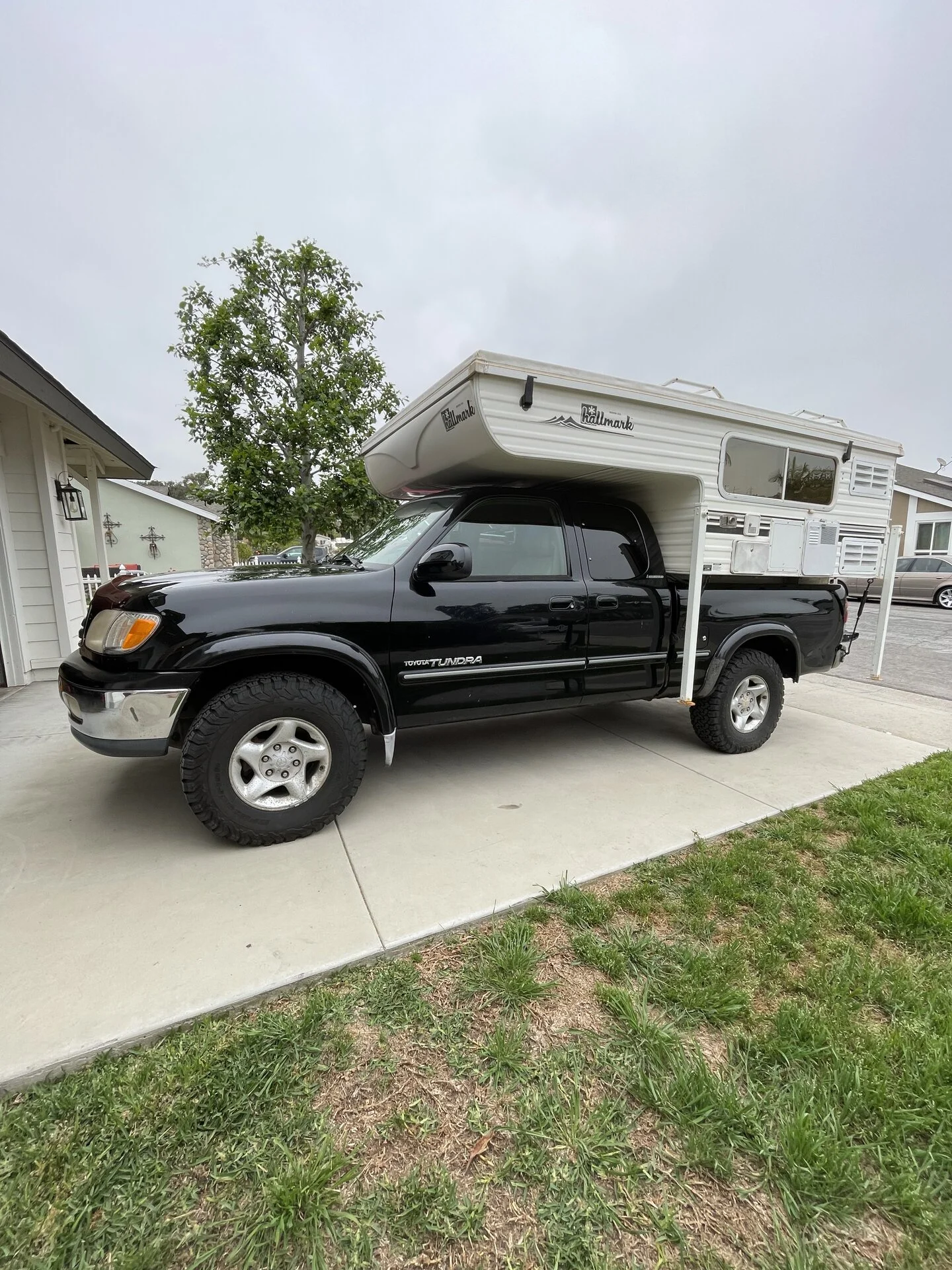 San Juan Capistrano, CA - 2000 Toyota Tundra + 2004 Hallmark Camper