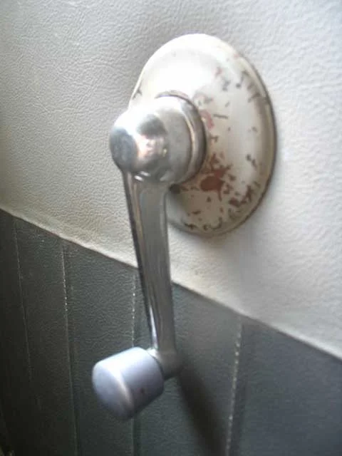 64-65window.webp