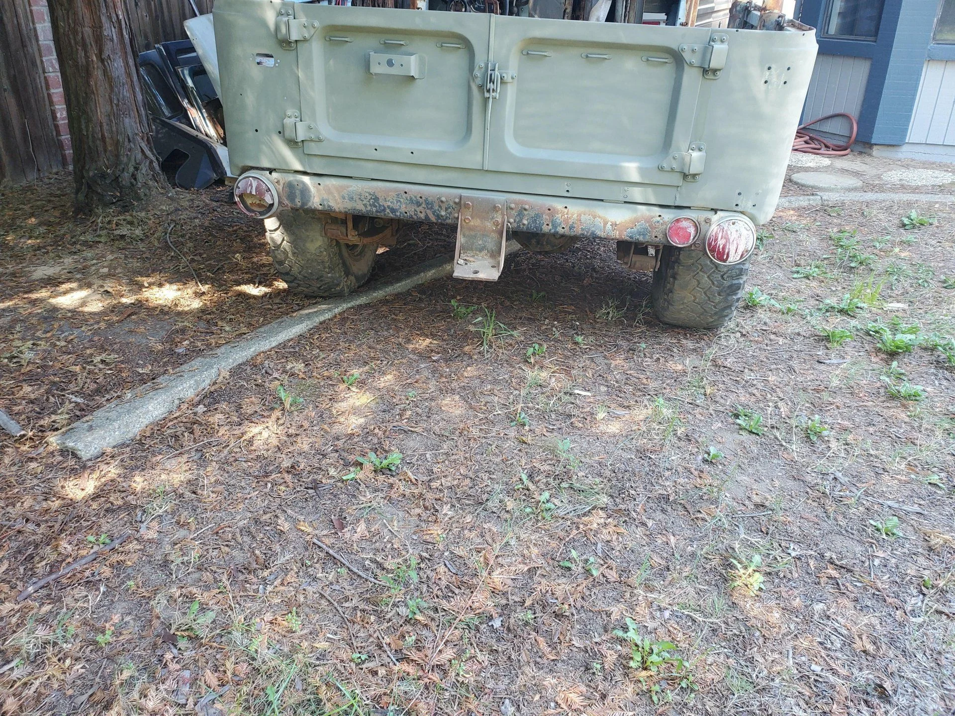 '70 rear pic.jpg