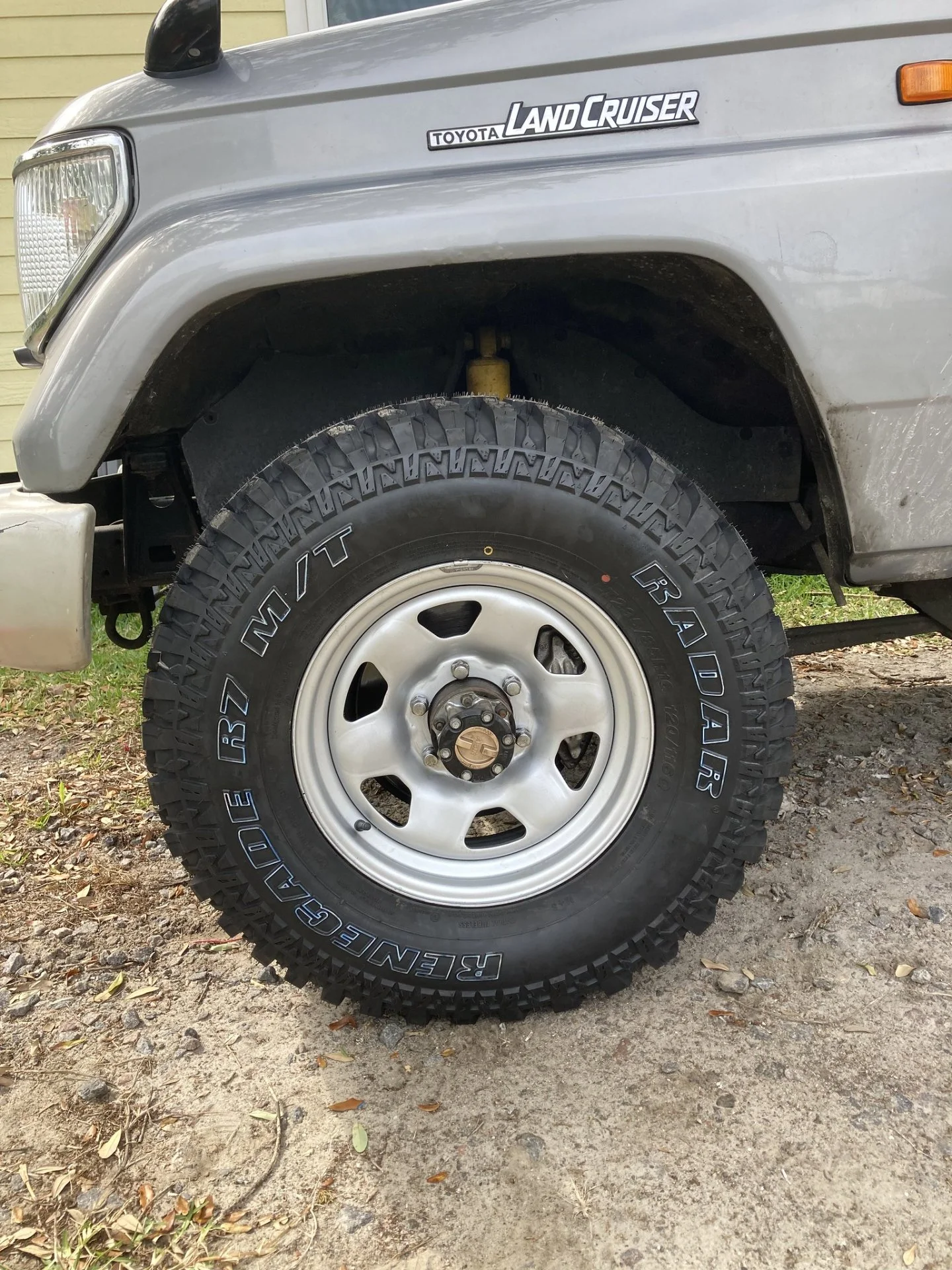 70 series OEM Rims 01.webp