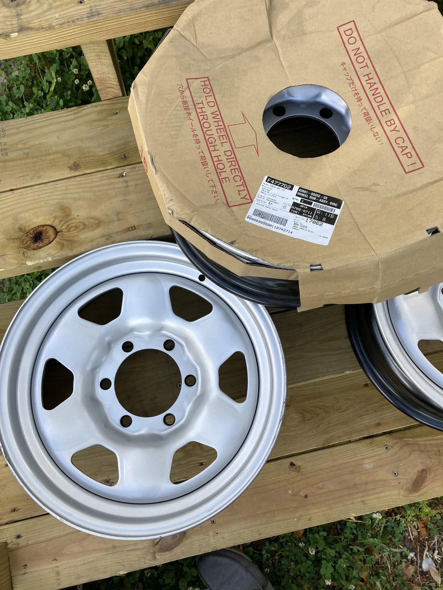 70 series OEM Rims 02.webp