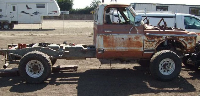 72 GMC Build009_edited.webp