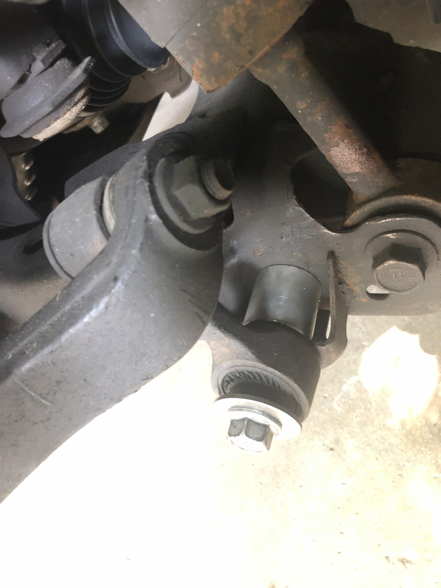 Sway bar end link relocation (or how to fit 34s with zero rubbing)