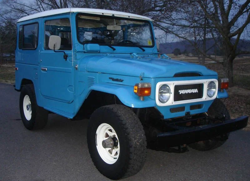79 FJ 40 exterior 1.webp