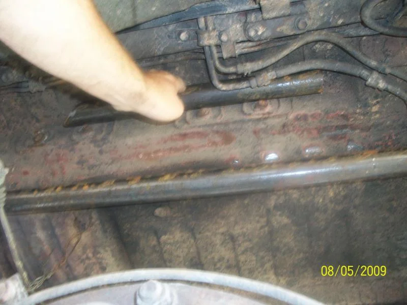 8-2009 - rear shock 002.webp