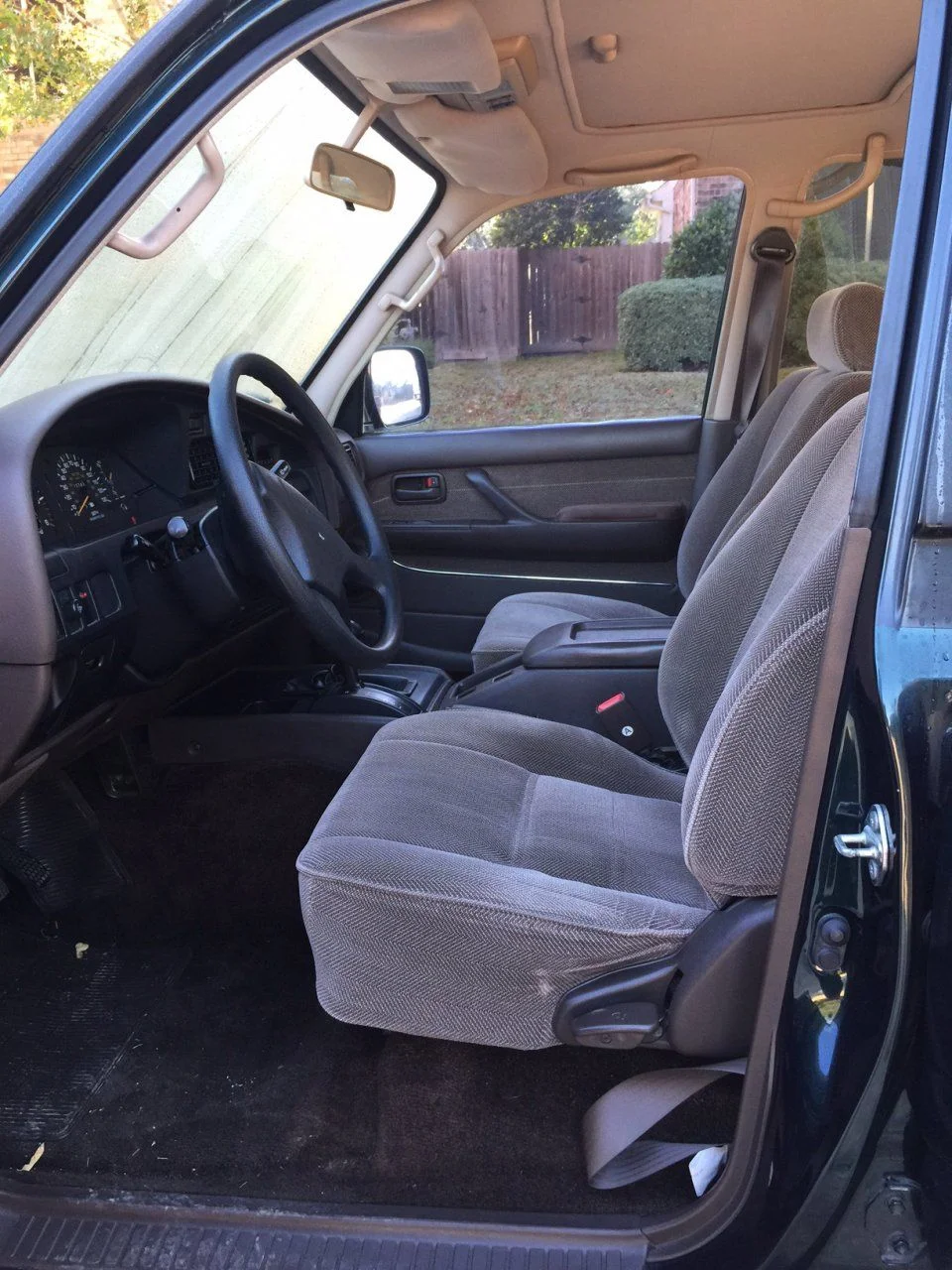 80 interior.webp