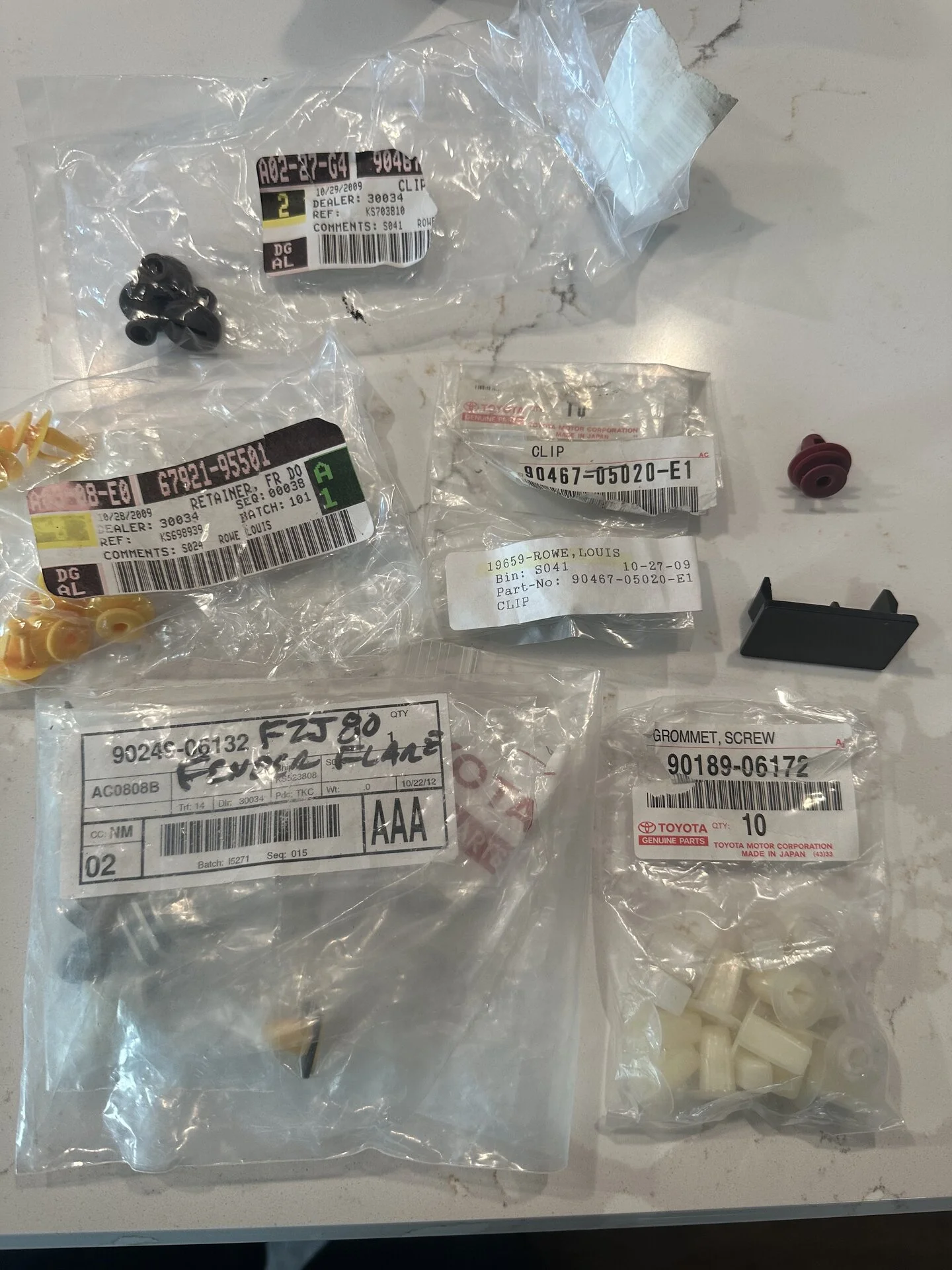80 series bosy and fender clips.webp