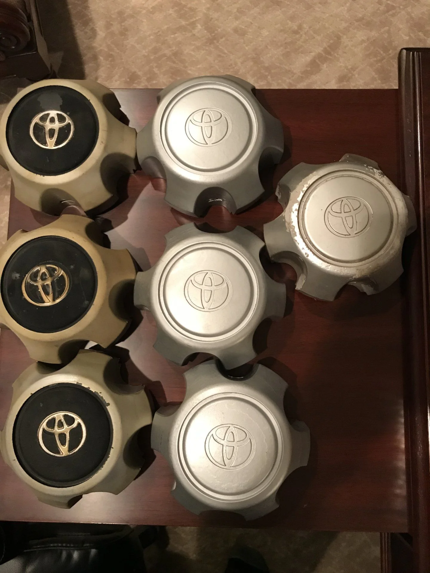 80 Series Center Caps.webp