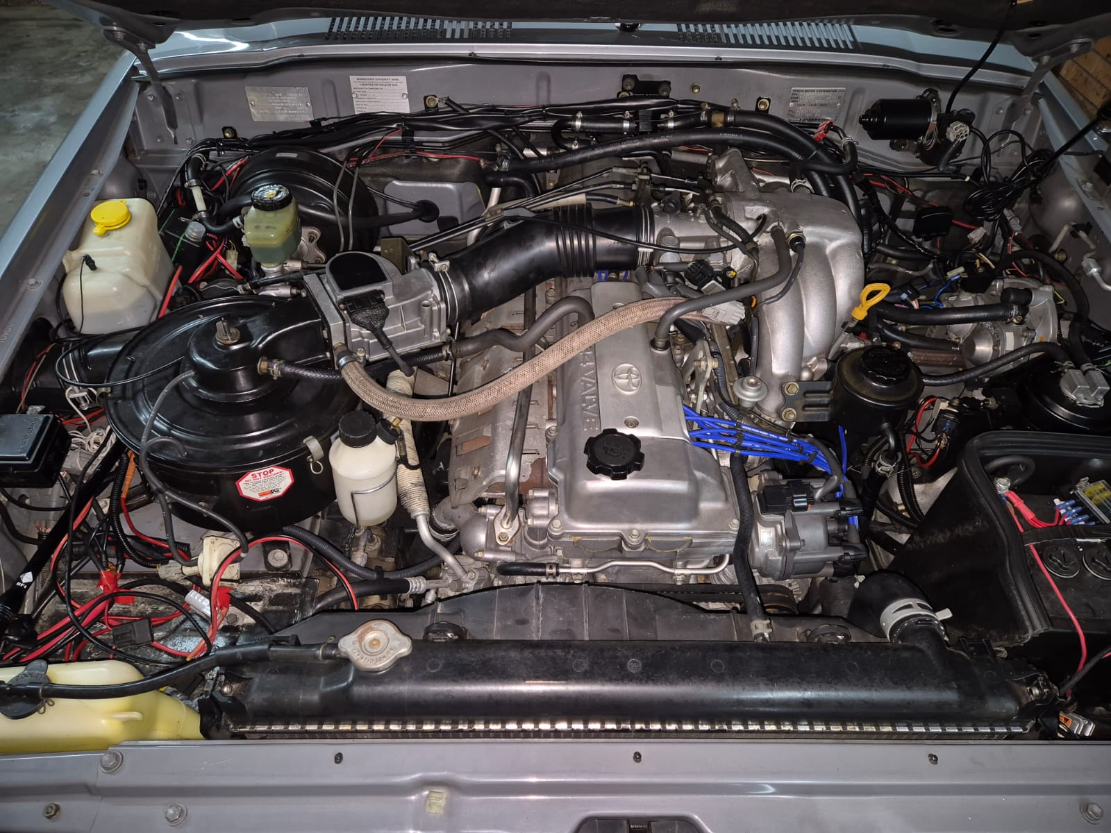 80 series engine bay.jpg