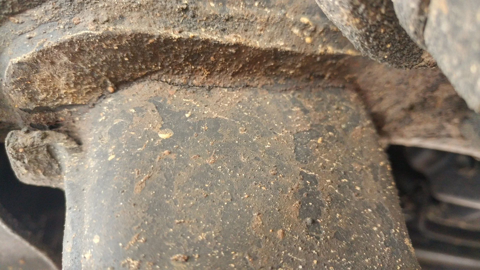 80 series panhard crack 1.webp