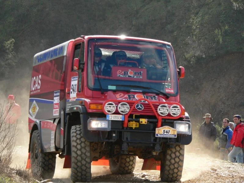 800px-Unimog_u500_dakar_2006.webp