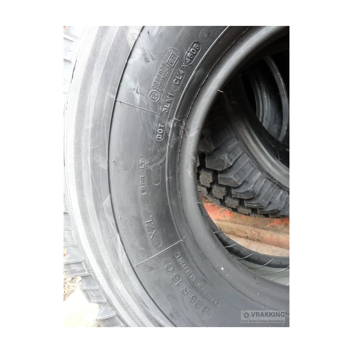 825r16c-michelin-xzl-new (2).webp