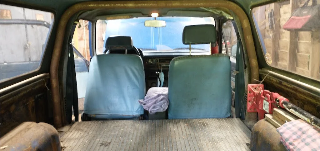83interior.webp