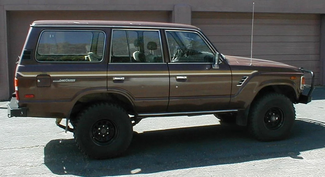 84 FJ60 - Right Side.webp