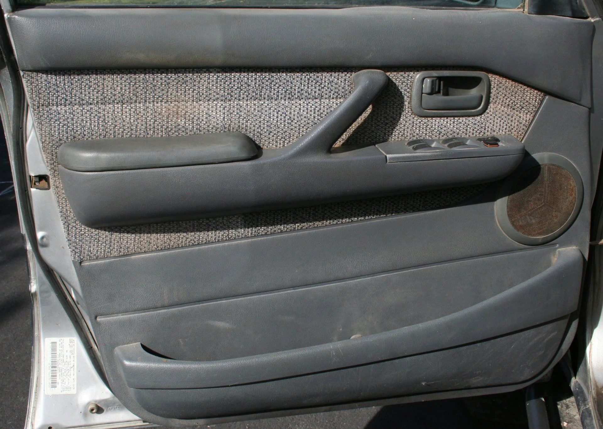 91_L_Front Door Interior.webp