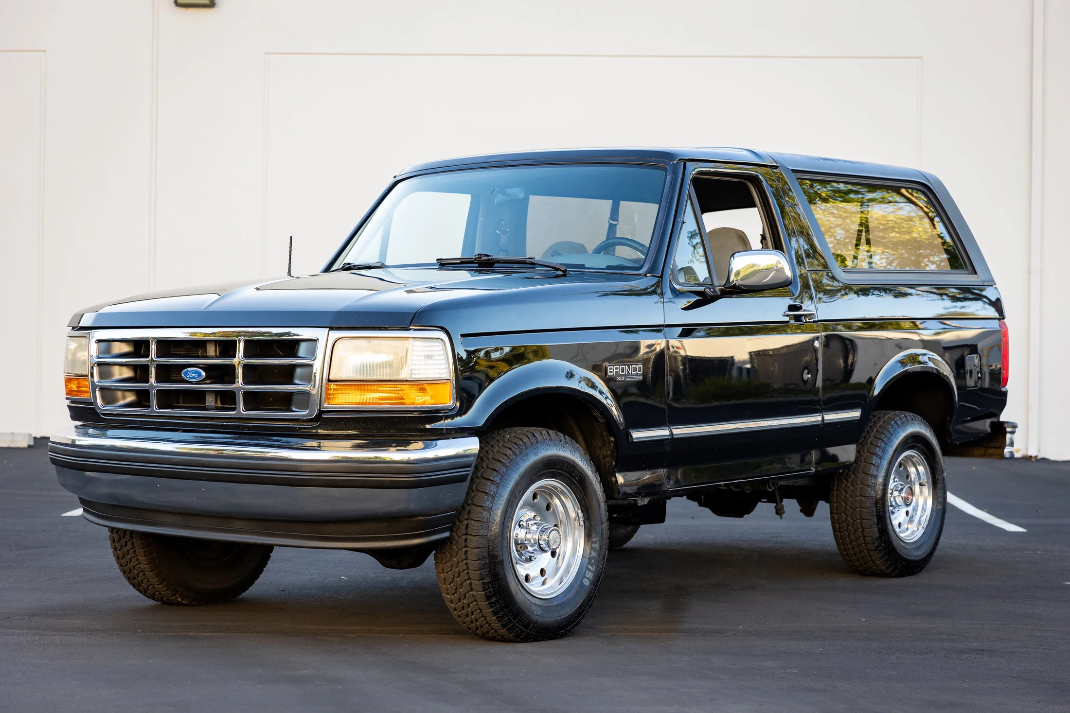 94 Bronco-2.webp