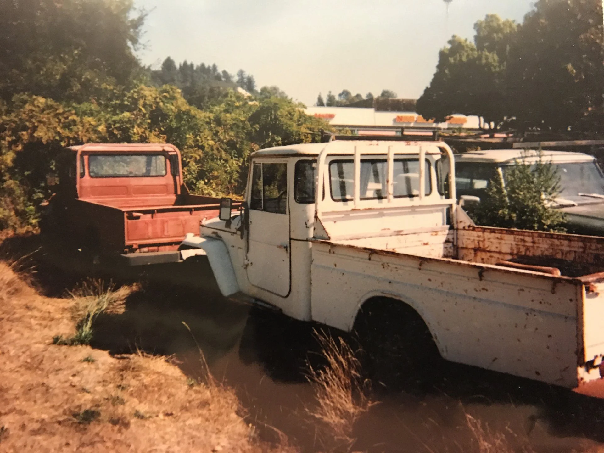 1899974