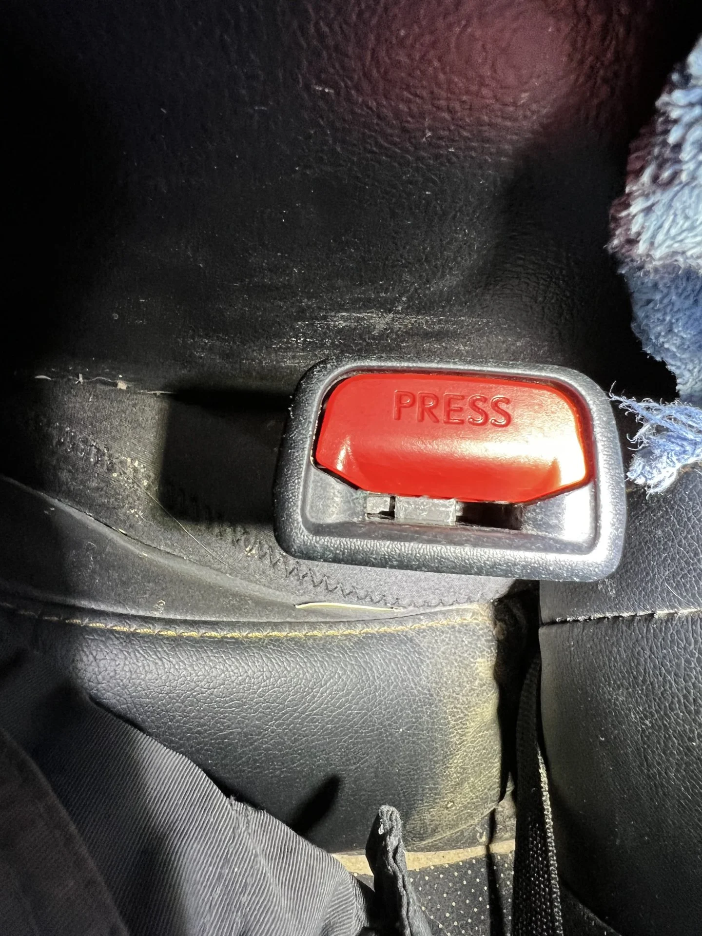 Seatbelt won’t lock IH8MUD Forum