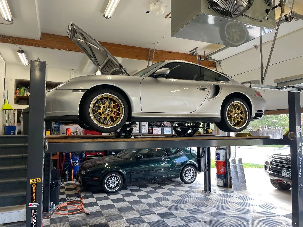 996 hovering on lift.webp