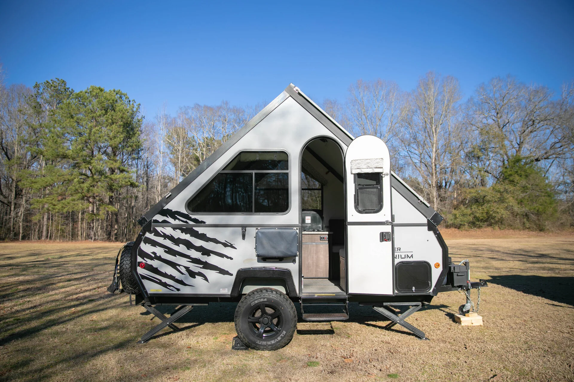 A-Liner_Titanium_2018.jpg