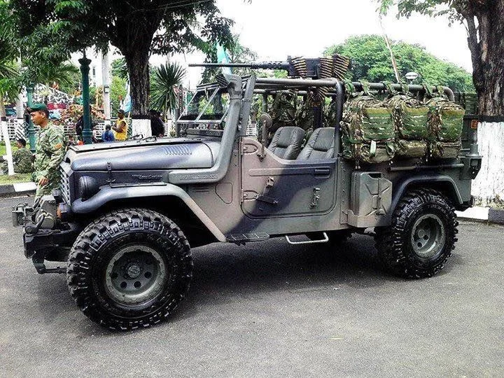 aa61d3f7cd1d5ca78b00f2116910d59d--toyota-landcruiser-cruisers.webp