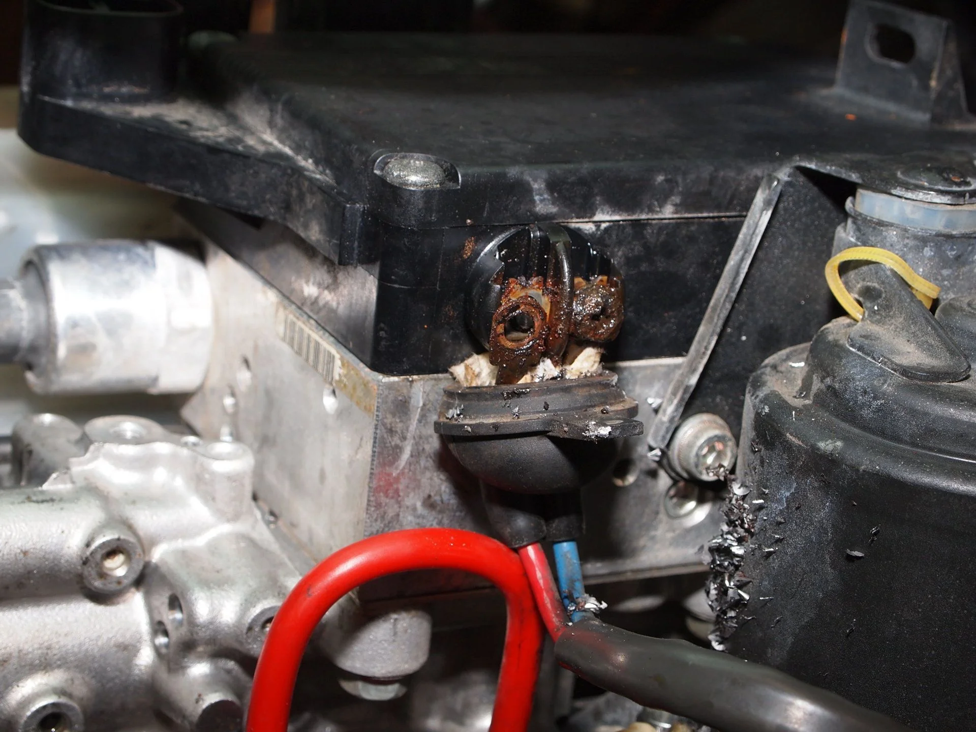 ABS rusty screws (5) (1).webp