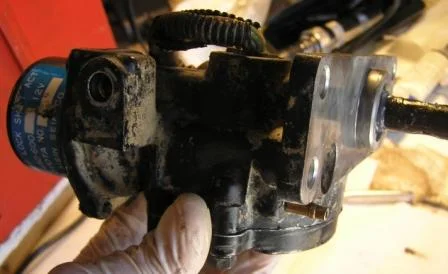 actuator gear cover install.webp